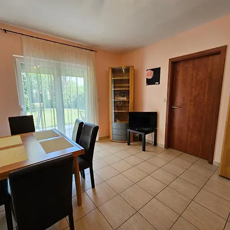Апартаменты Easy Apartmanhaz