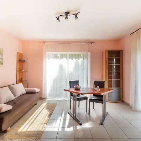 Апартаменты Easy Apartmanhaz *